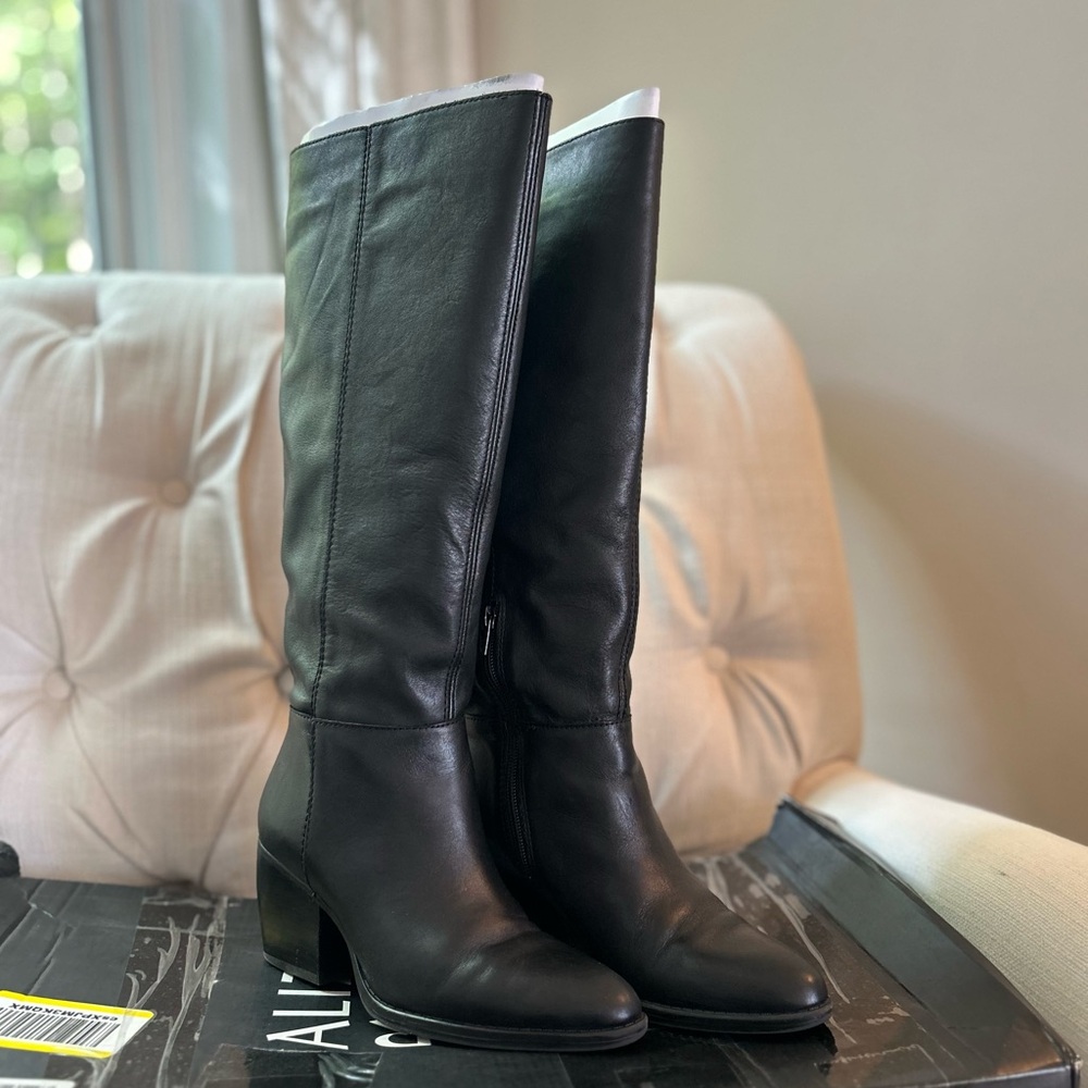 NIB Naturalizer Women's Fae Knee High Boot Black Leather Wide Calf Heeled Size 6 - Picture 3 of 16
